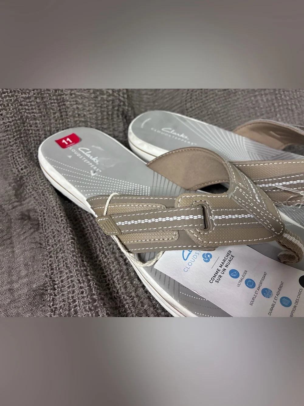Clarks Cloudsteppers Taupe Beige Thong Sandals